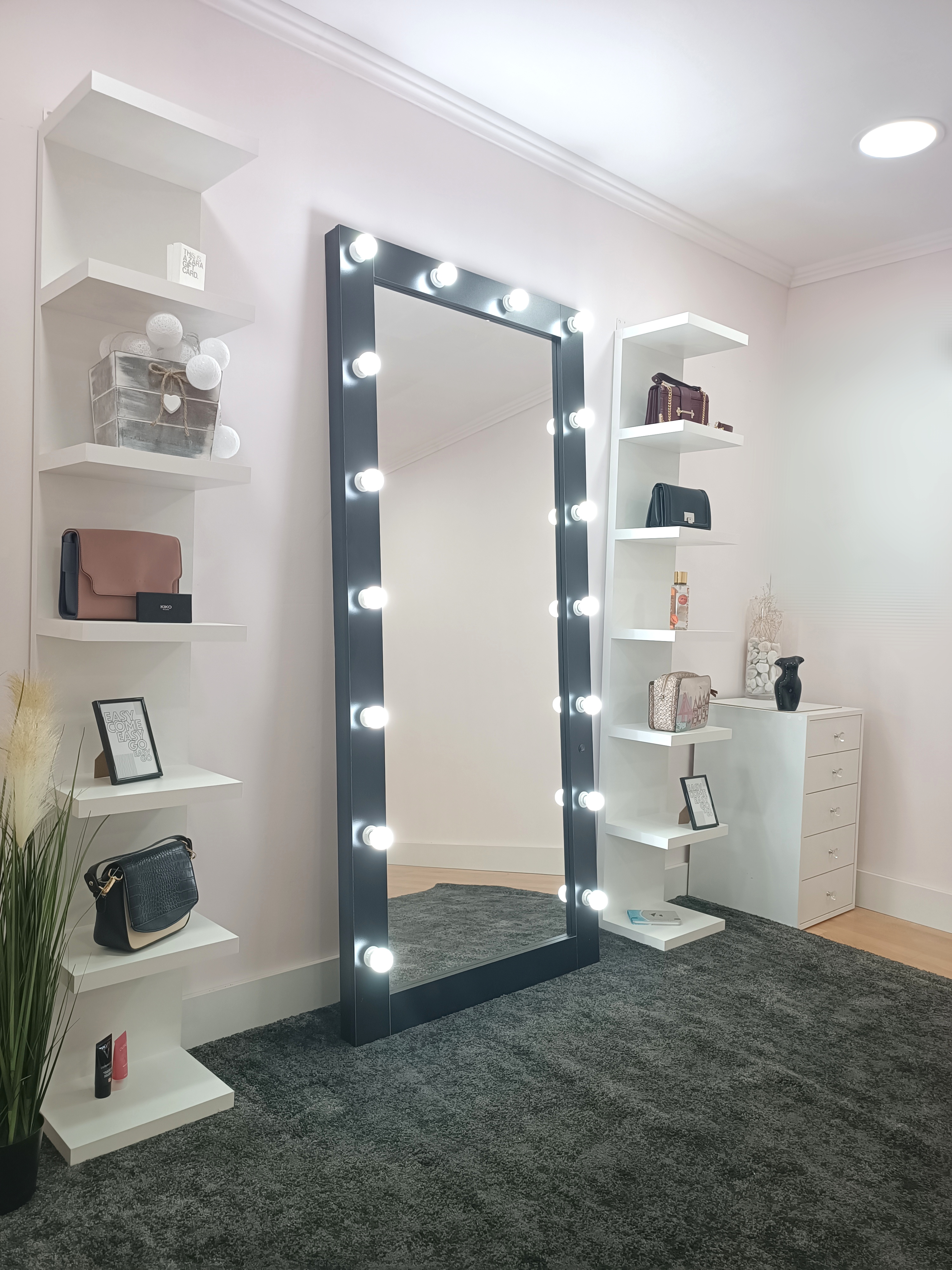 Miroir Hollywood Vertical Noir – Chic et Moderne